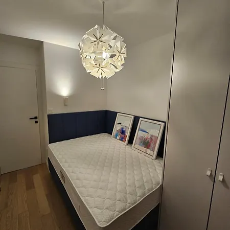 Apartment Urban Art Retreat By Belmont Realty *