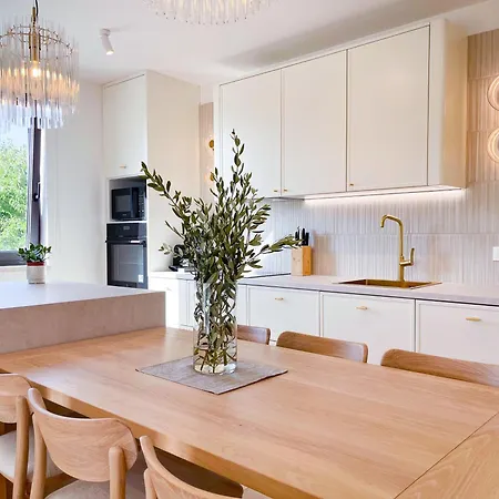 Apartment Urban Art Retreat By Belmont Realty