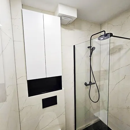 Apartment Urban Art Retreat By Belmont Realty