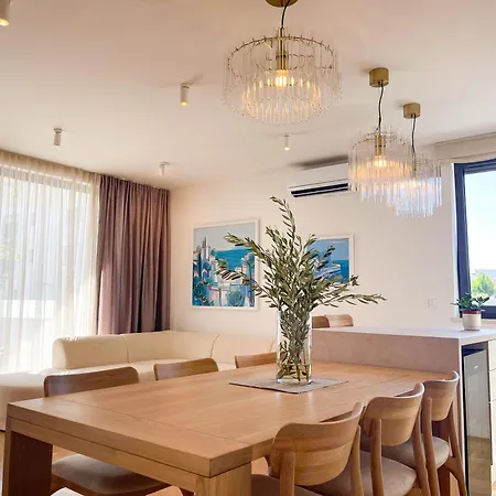 Urban Art Retreat By Belmont Realty アパート *