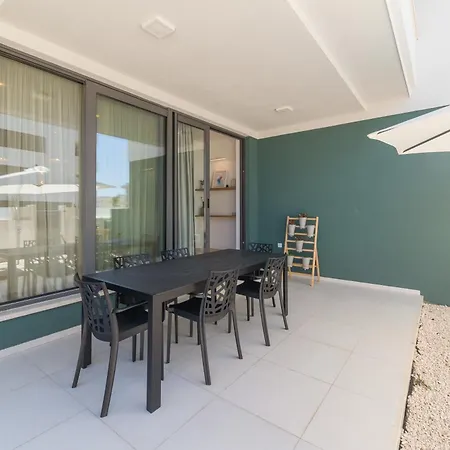 Urban Art Retreat By Belmont Realty * Zadar