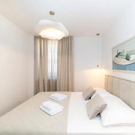 Urban Art Retreat By Belmont Realty Apartamento Zadar